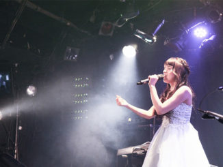 職業アイドルを貫くyoshimi、10周年記念単独公演で数々のバラードを熱唱。訪れた人たちの心に嬉し涙を落していった!。