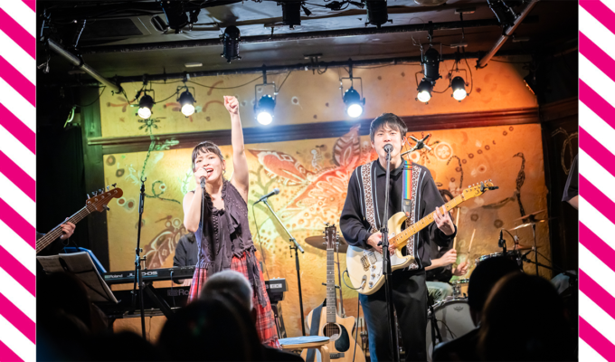 姉弟デュオ“のしげまつ”は、ワンマン公演で観客たちを無邪気な少年や少女に変えていった。