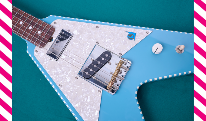 国産エレキギターメーカーCaramel’s Guitar Kitchen 24ヶ月連続プロトリリースに挑戦中！ 第15弾は好評を博したFV型続編。コンパクトなショートスケール！ 画期的アタッチメントで弾き手思いの1本